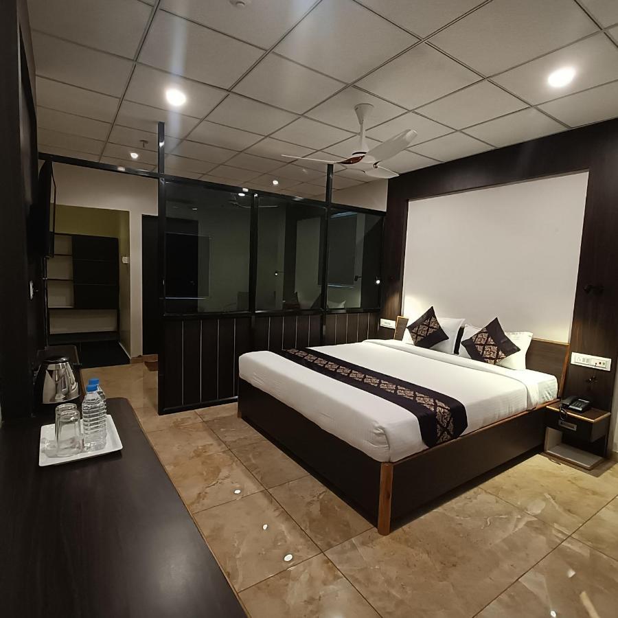 Hotel Dev Inn Somnath โสมนัส ภายนอก รูปภาพ