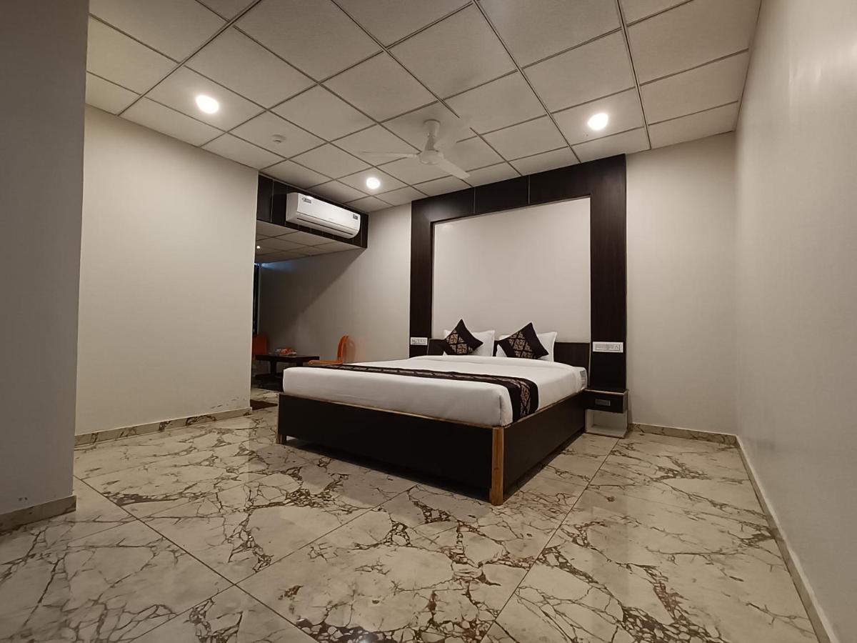 Hotel Dev Inn Somnath โสมนัส ภายนอก รูปภาพ