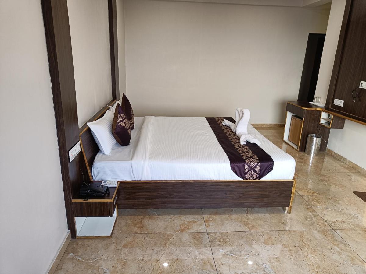 Hotel Dev Inn Somnath โสมนัส ภายนอก รูปภาพ