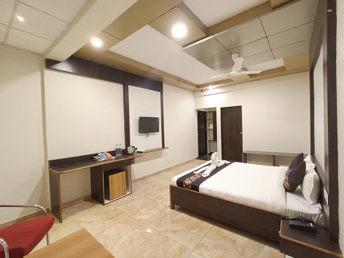 Hotel Dev Inn Somnath โสมนัส ภายนอก รูปภาพ